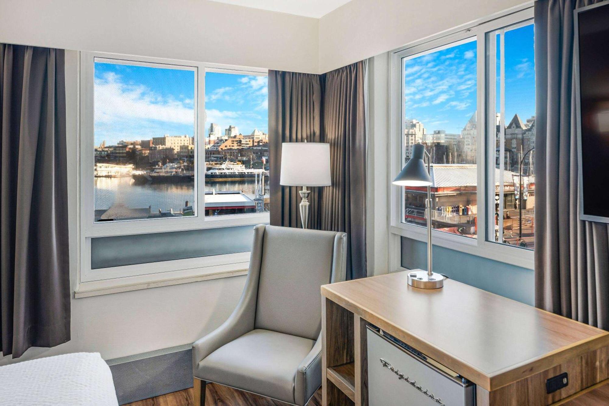 Days Inn By Wyndham Victoria On The Harbour Exterior foto